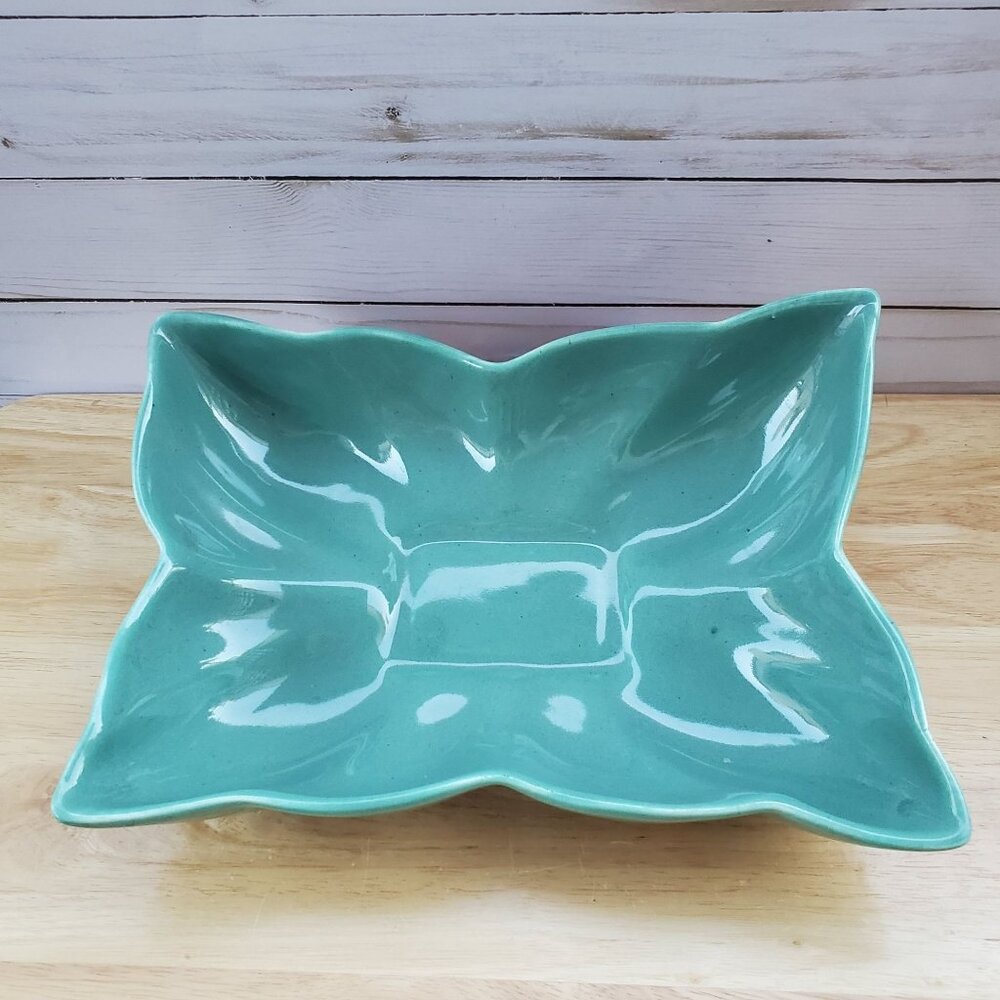 Vintage Camark Pottery MCM Turquoise Glazed Ceramic Leaf-Shaped Console Bowl